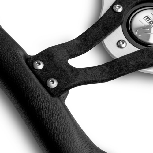 MOMO Trek steering wheel